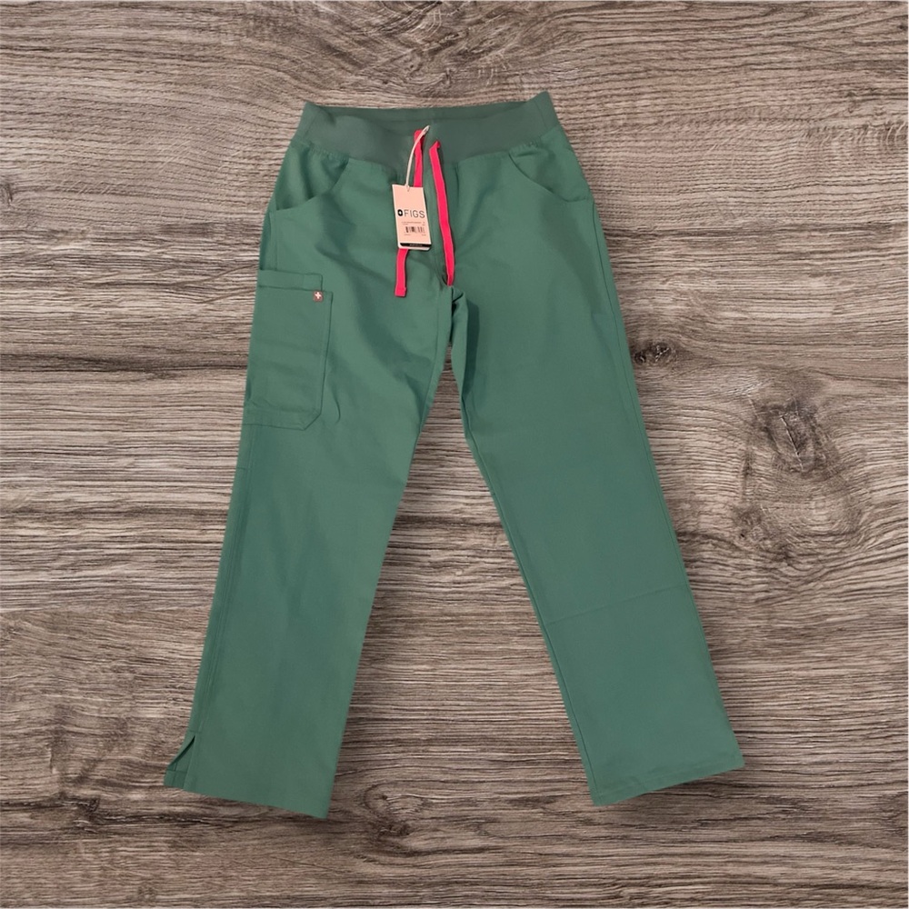 Figs Scrubs Pants Kade Cargo Petite NWT Size Small